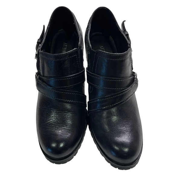 Audrey Brooke - Shootie - Ankle Boot with tread bottom- size 6 - Picture 6 of 6